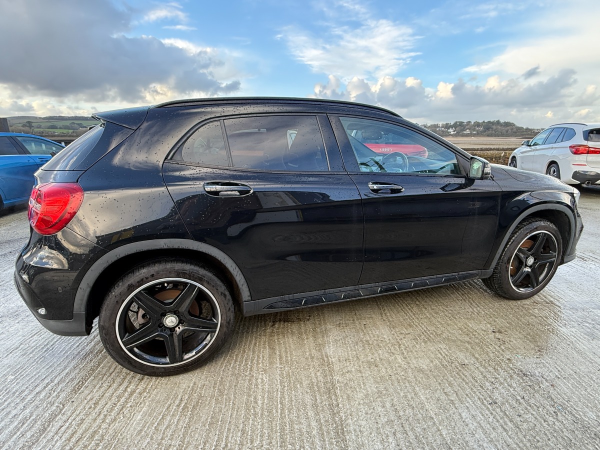 Mercedes Benz GLA Hatchback