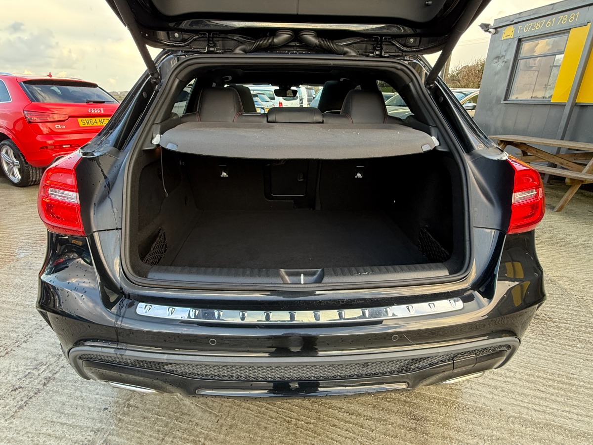 Mercedes Benz GLA Hatchback