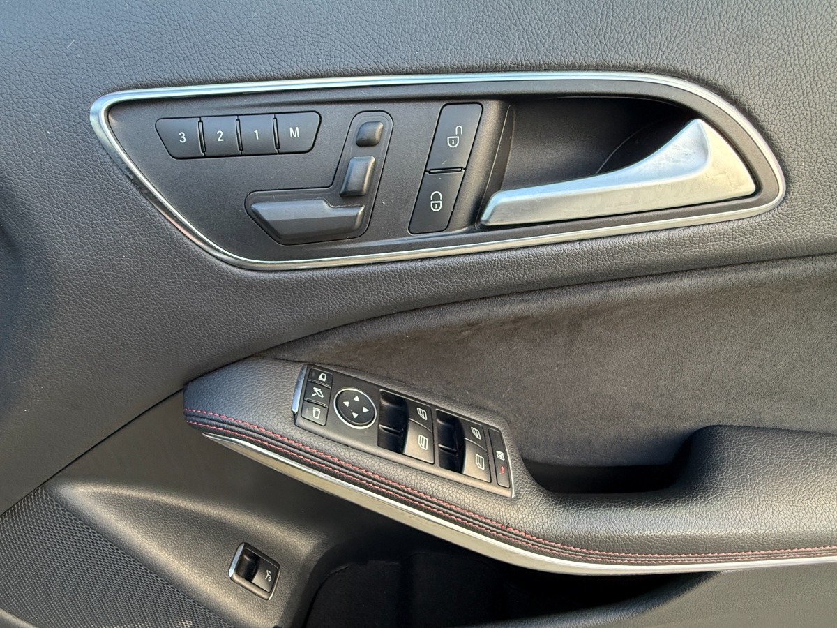 Mercedes Benz GLA Hatchback