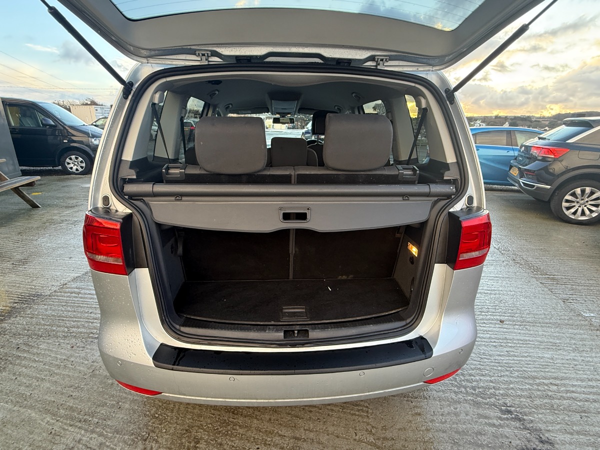 Volkswagen Touran MPV