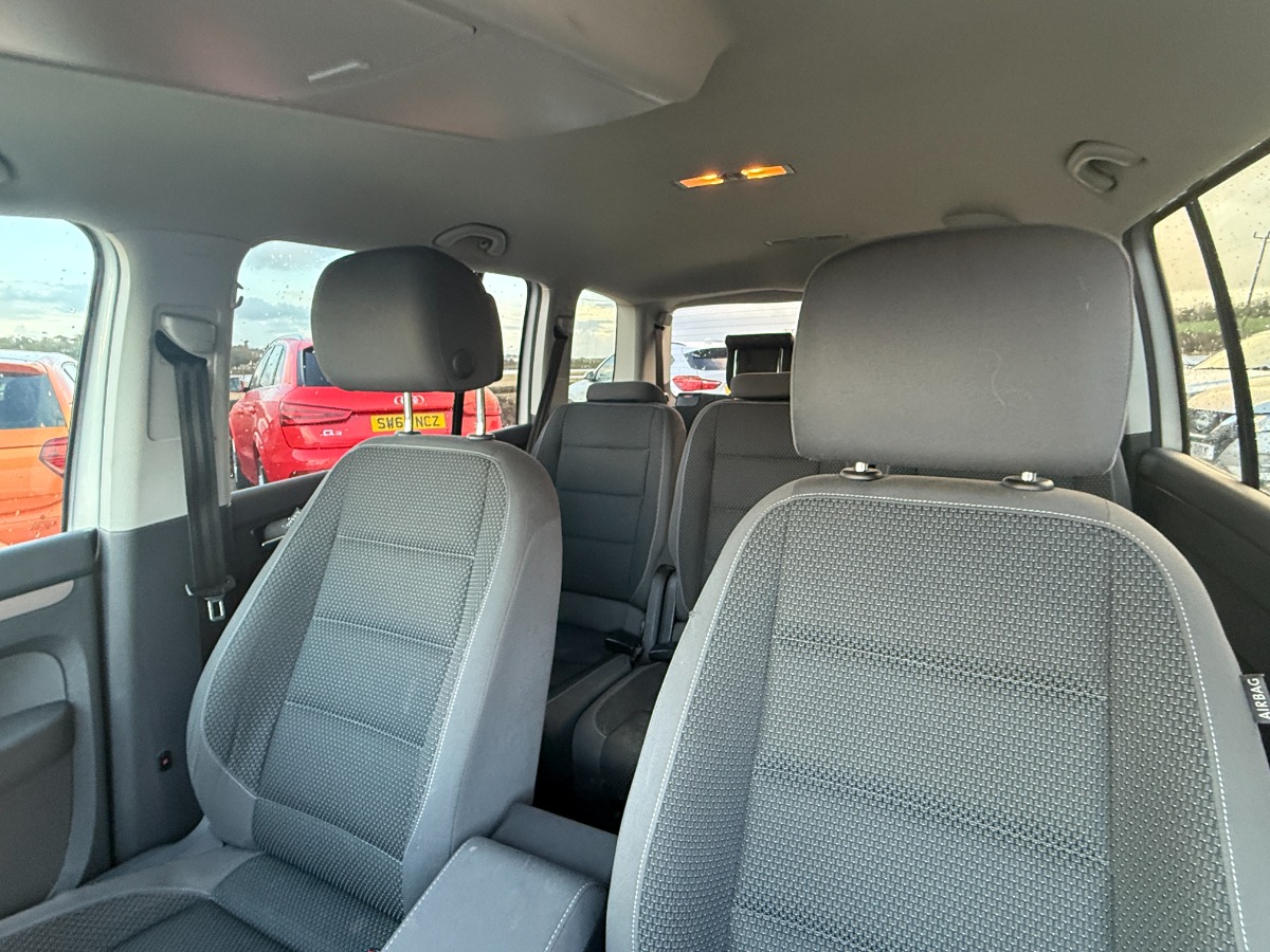 Volkswagen Touran MPV