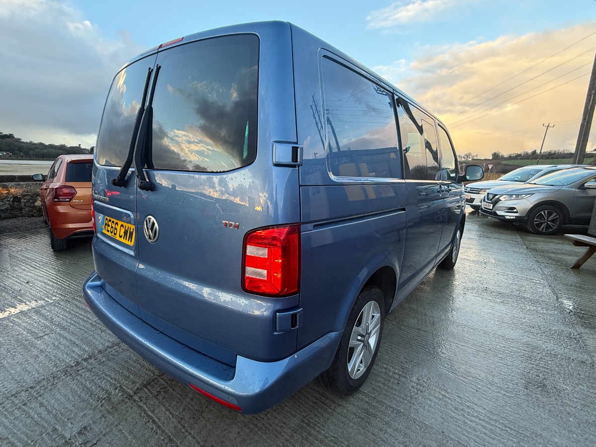 Volkswagen Transporter Kombi Crewcab