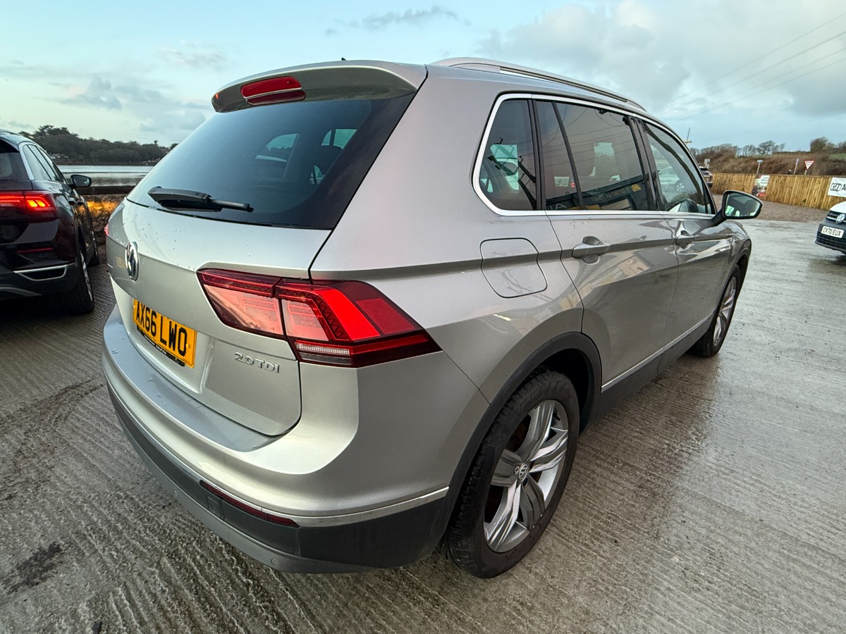 Volkswagen Tiguan SUV