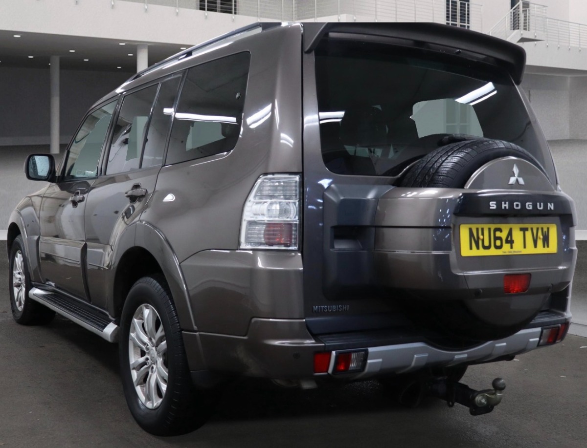 Mitsubishi Shogun SUV