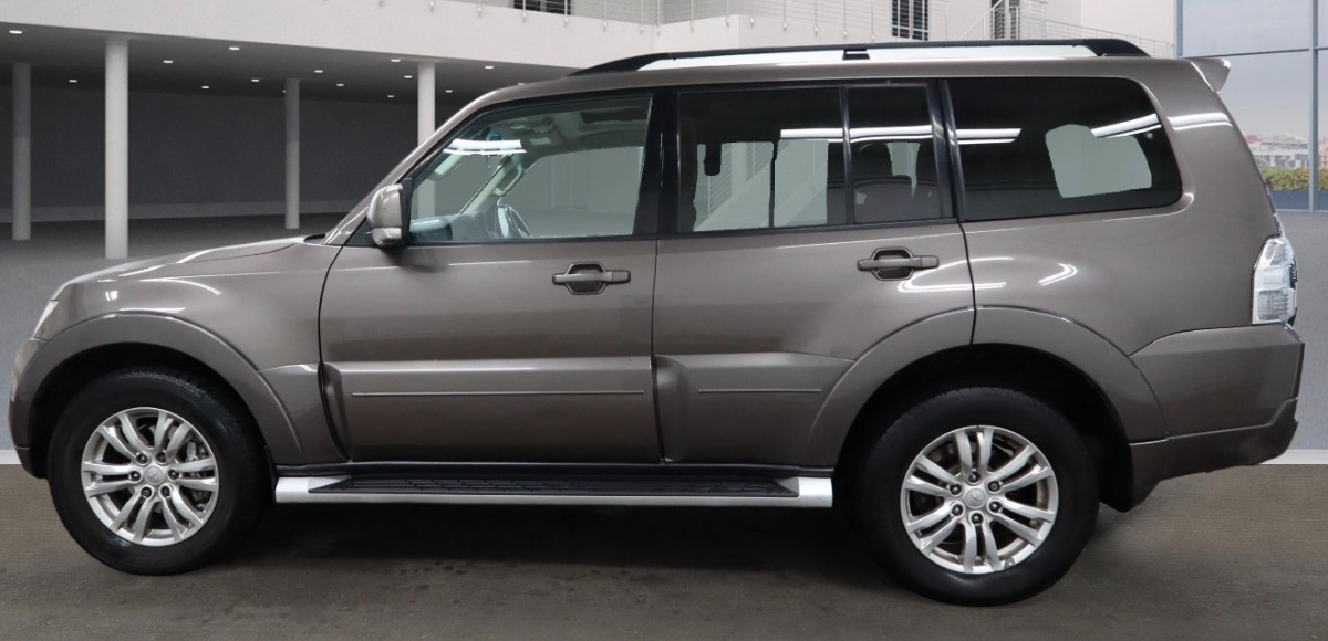 Mitsubishi Shogun SUV