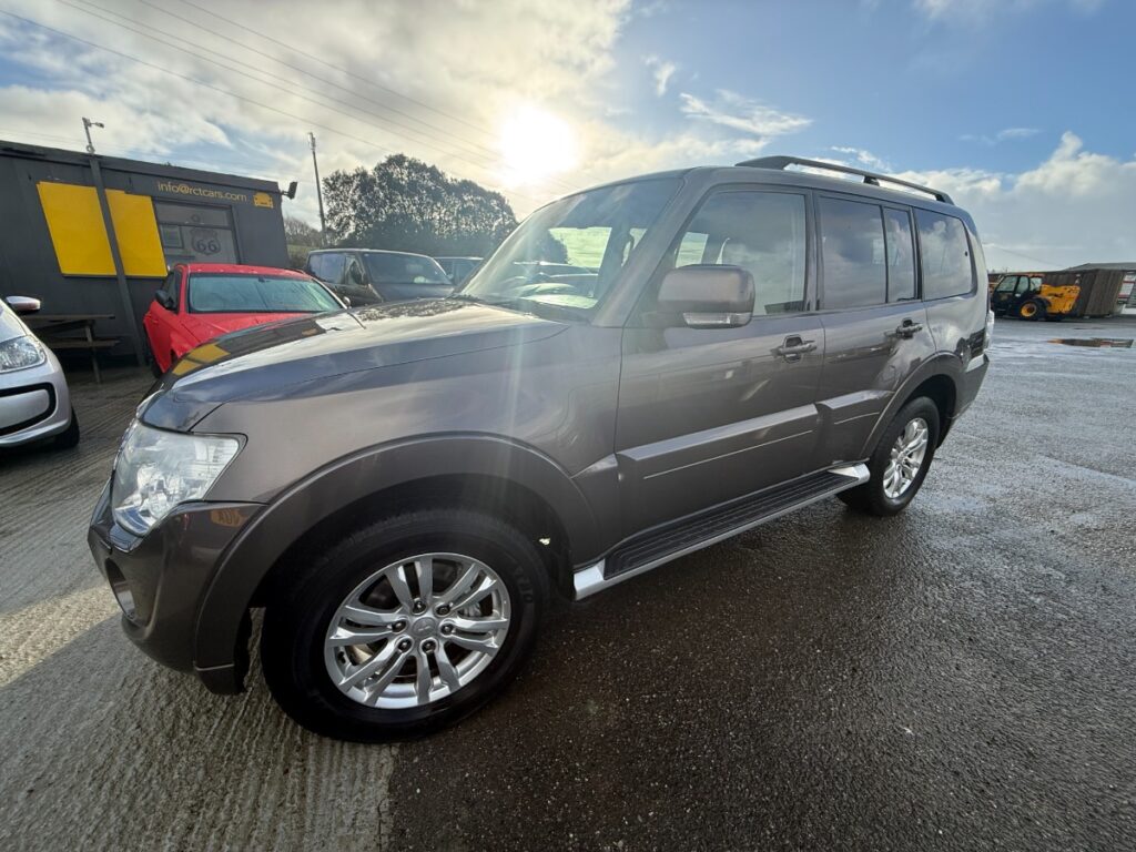 Mitsubishi Shogun SUV