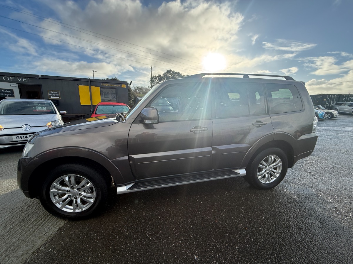 Mitsubishi Shogun SUV