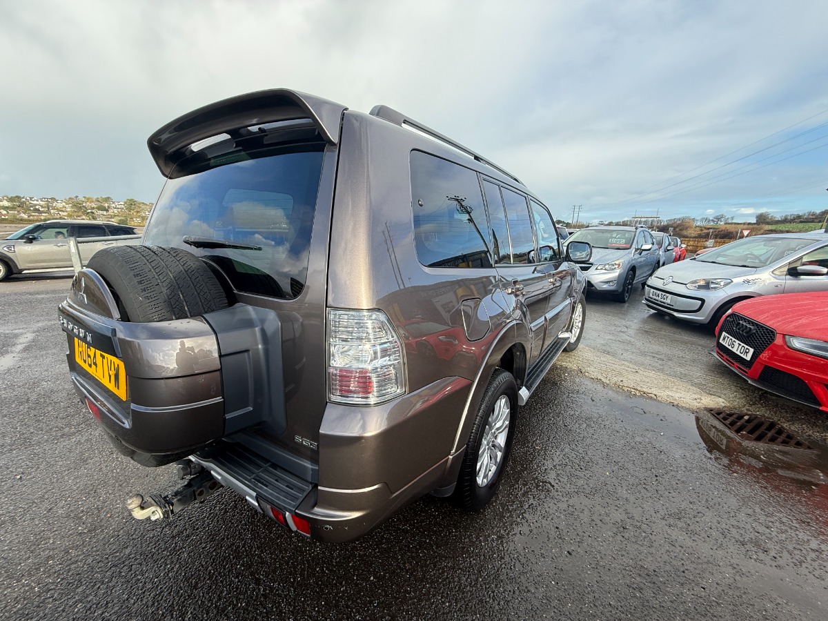 Mitsubishi Shogun SUV