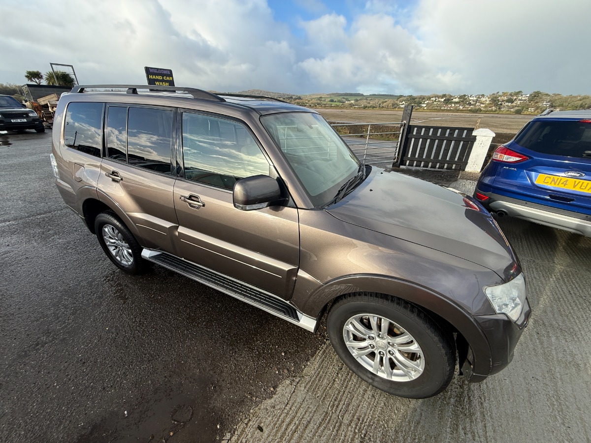 Mitsubishi Shogun SUV