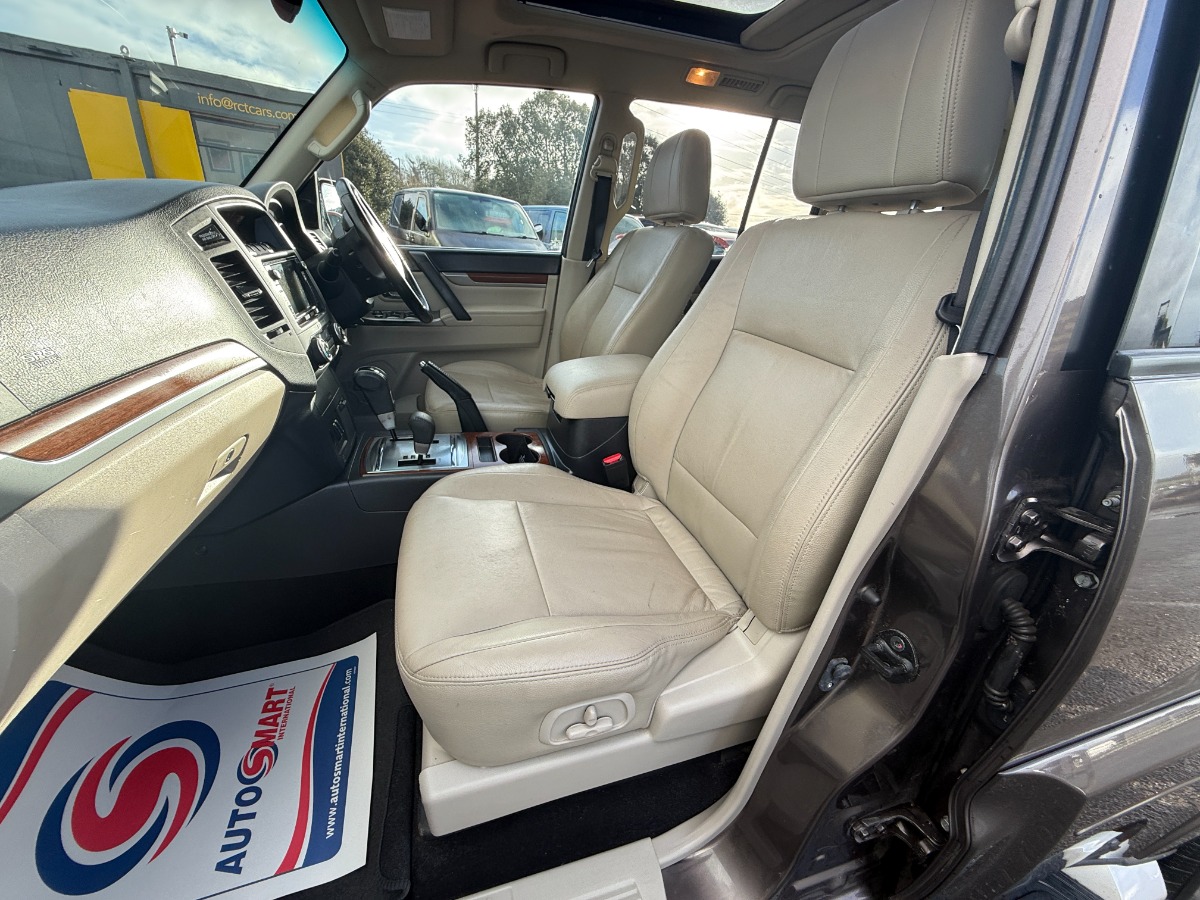 Mitsubishi Shogun SUV