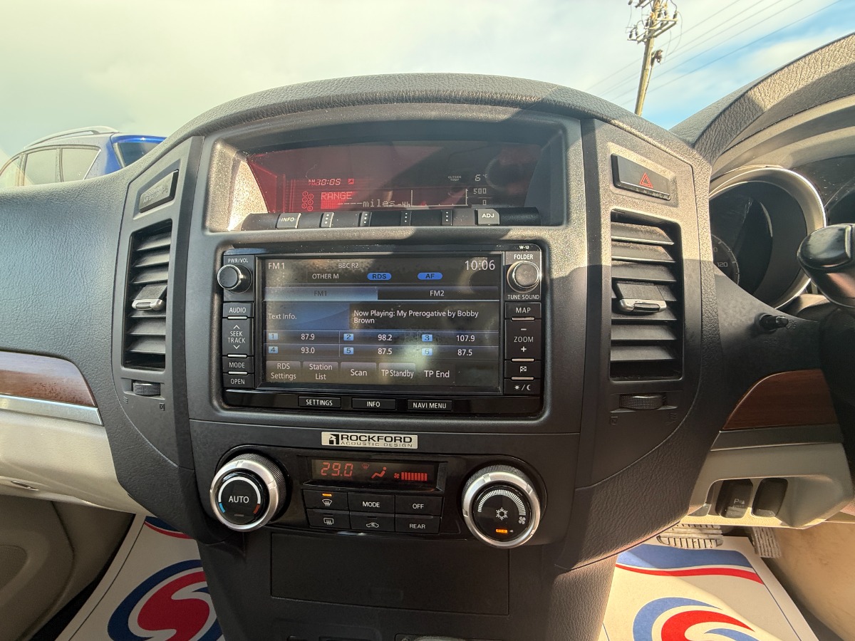 Mitsubishi Shogun SUV