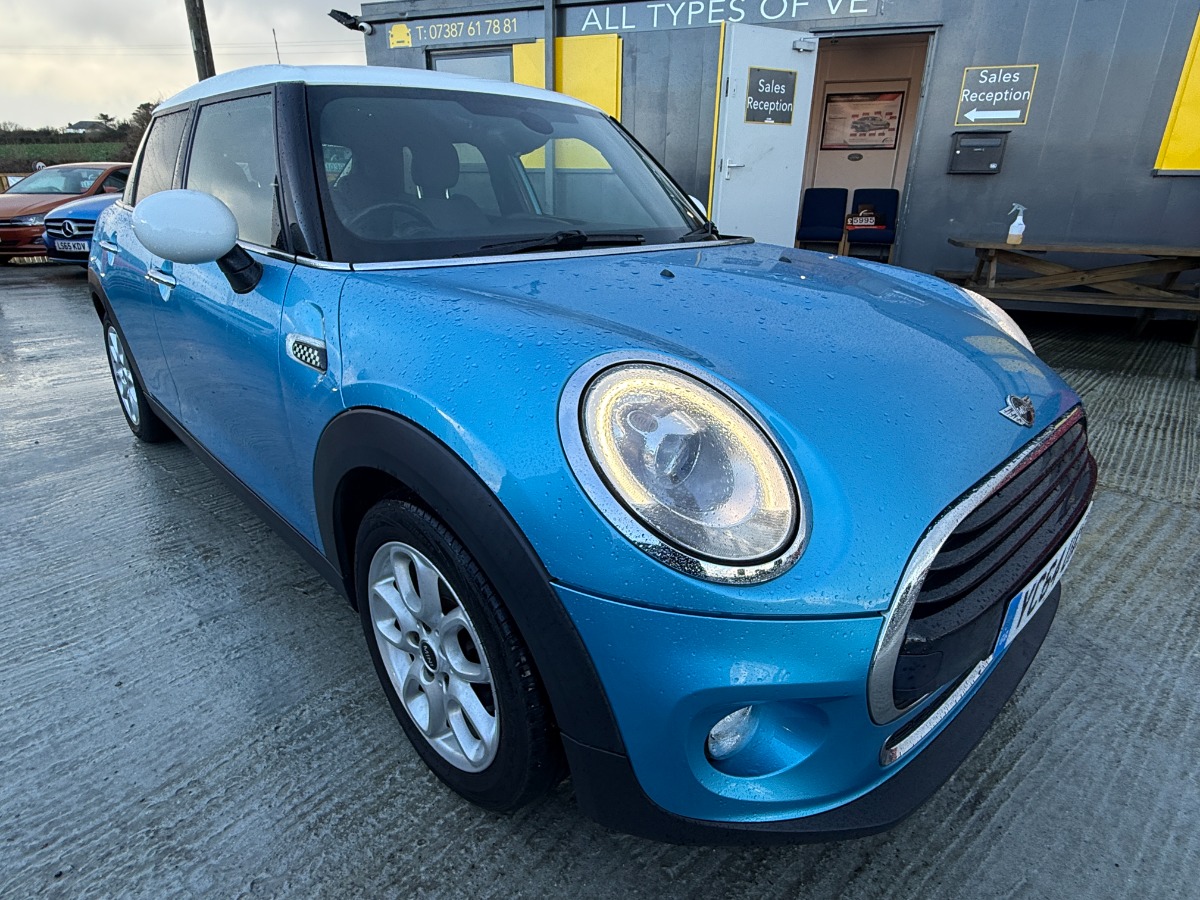 MINI Cooper Hatchback