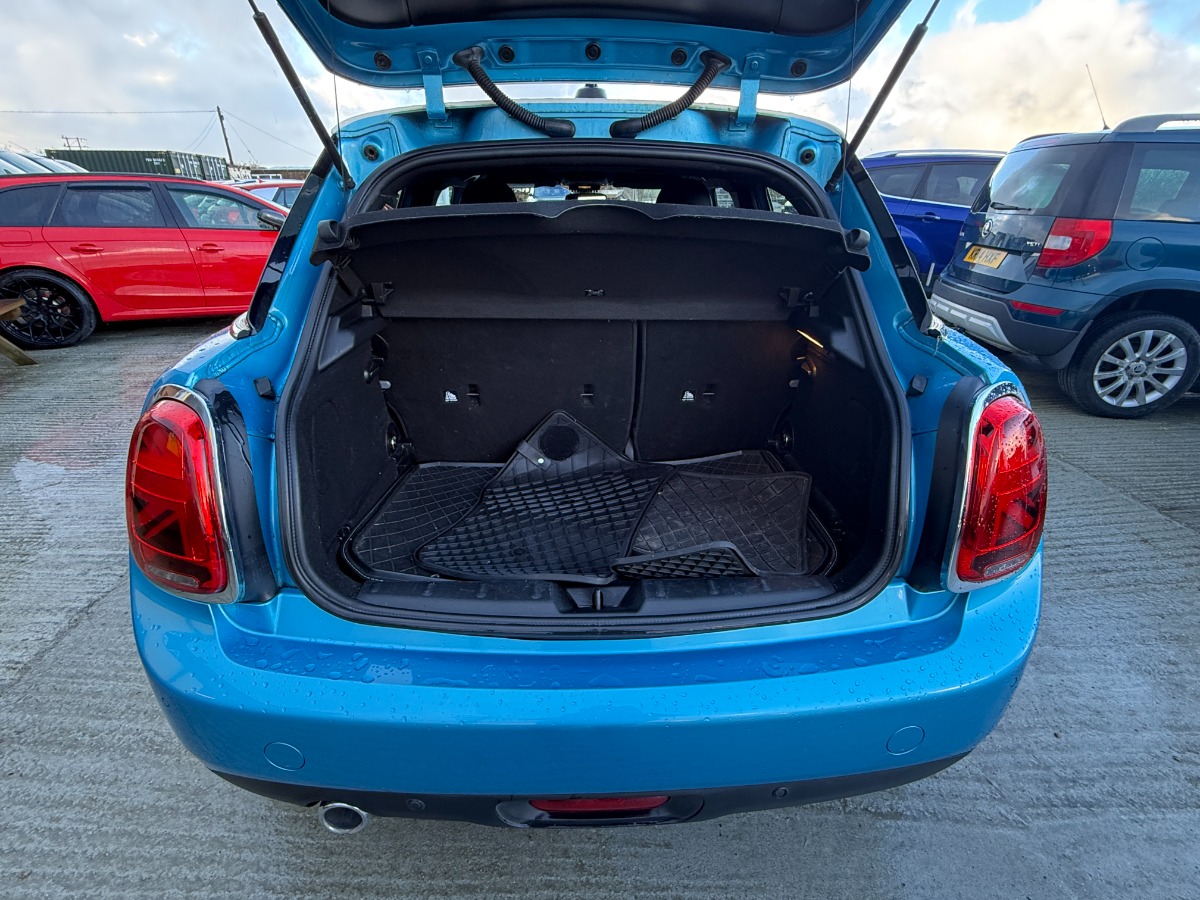 MINI Cooper Hatchback