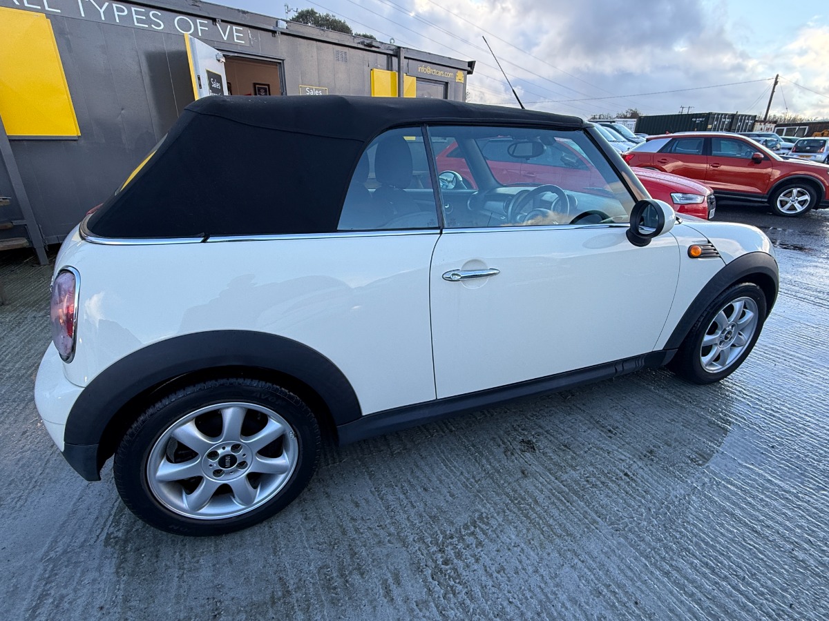 MINI Cooper convertible Convertable