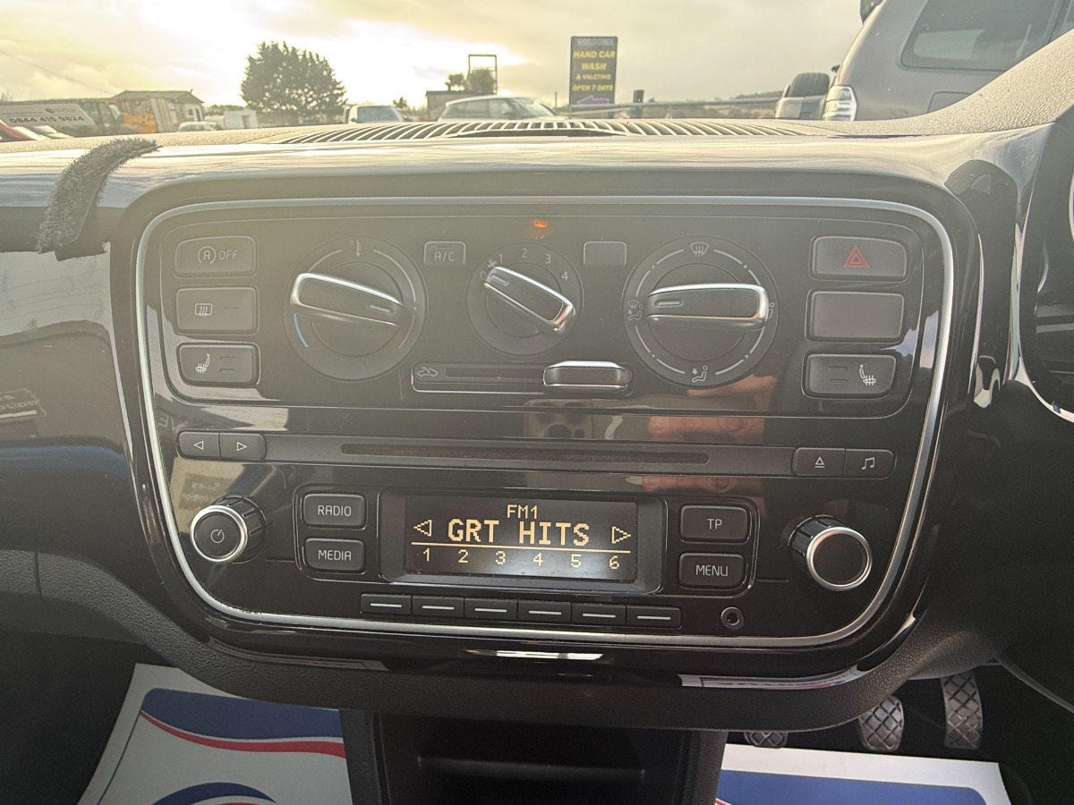 Volkswagen UP! Hatchback