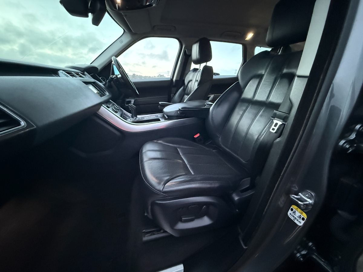 Land Rover Range Rover Sport SUV