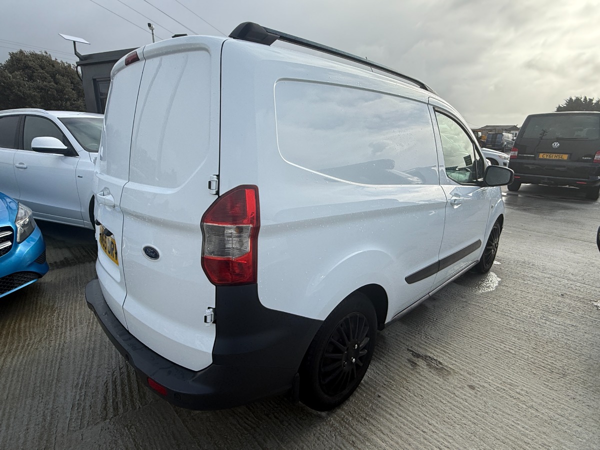 Ford Transit Courier Panel Van