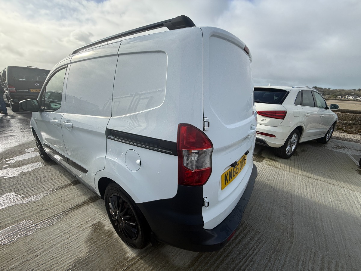 Ford Transit Courier Panel Van