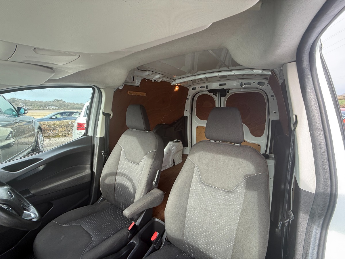 Ford Transit Courier Panel Van
