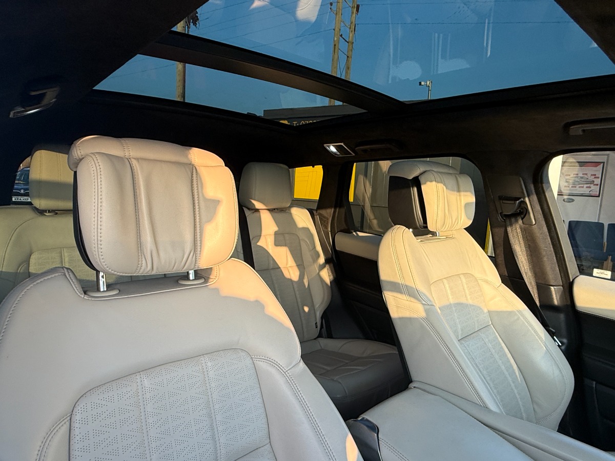 Land Rover Range Rover Sport SUV
