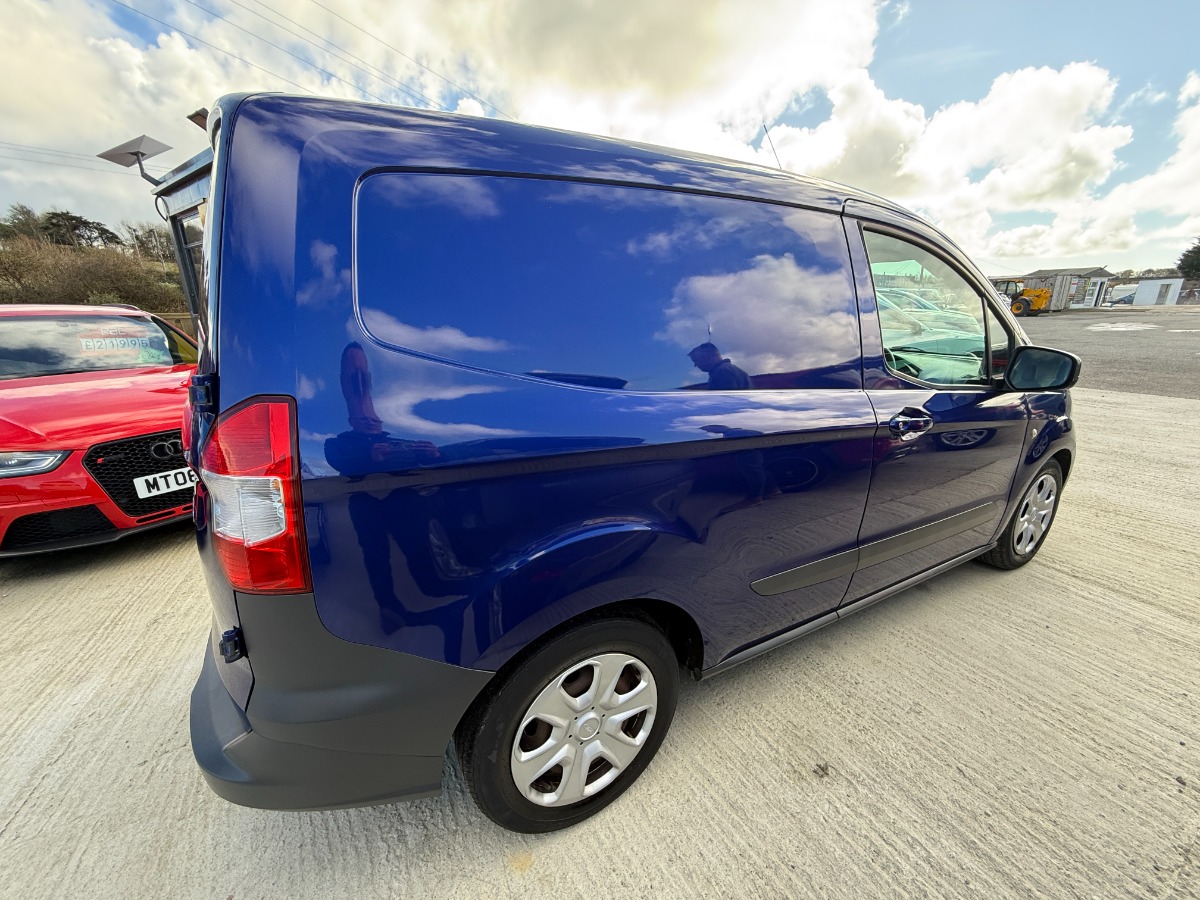 Ford Transit Courier Panel Van