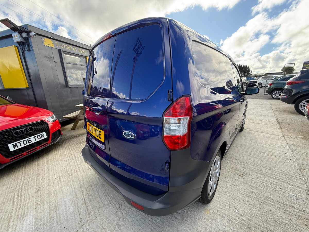 Ford Transit Courier Panel Van