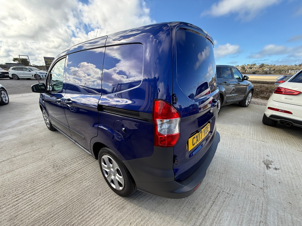 Ford Transit Courier Panel Van