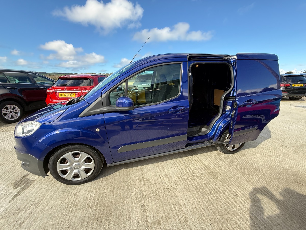 Ford Transit Courier Panel Van