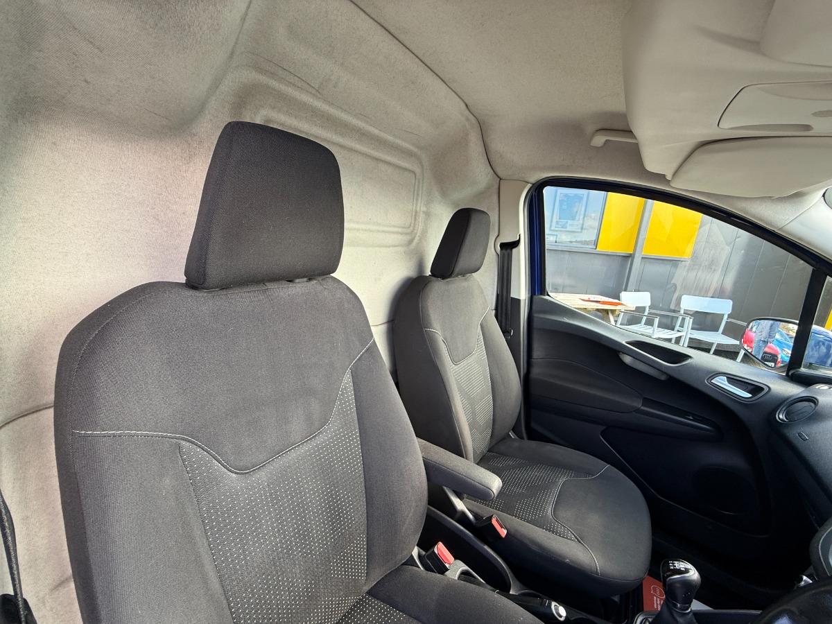 Ford Transit Courier Panel Van