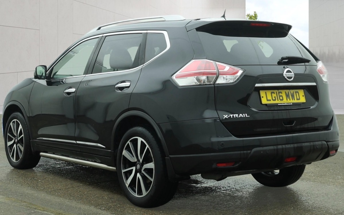 Nissan X-Trail SUV