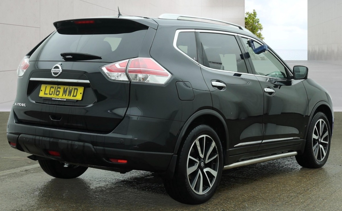Nissan X-Trail SUV