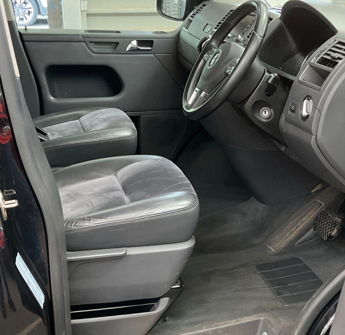 Volkswagen Caravelle MPV