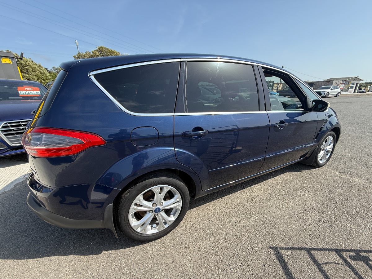 Ford S-Max MPV