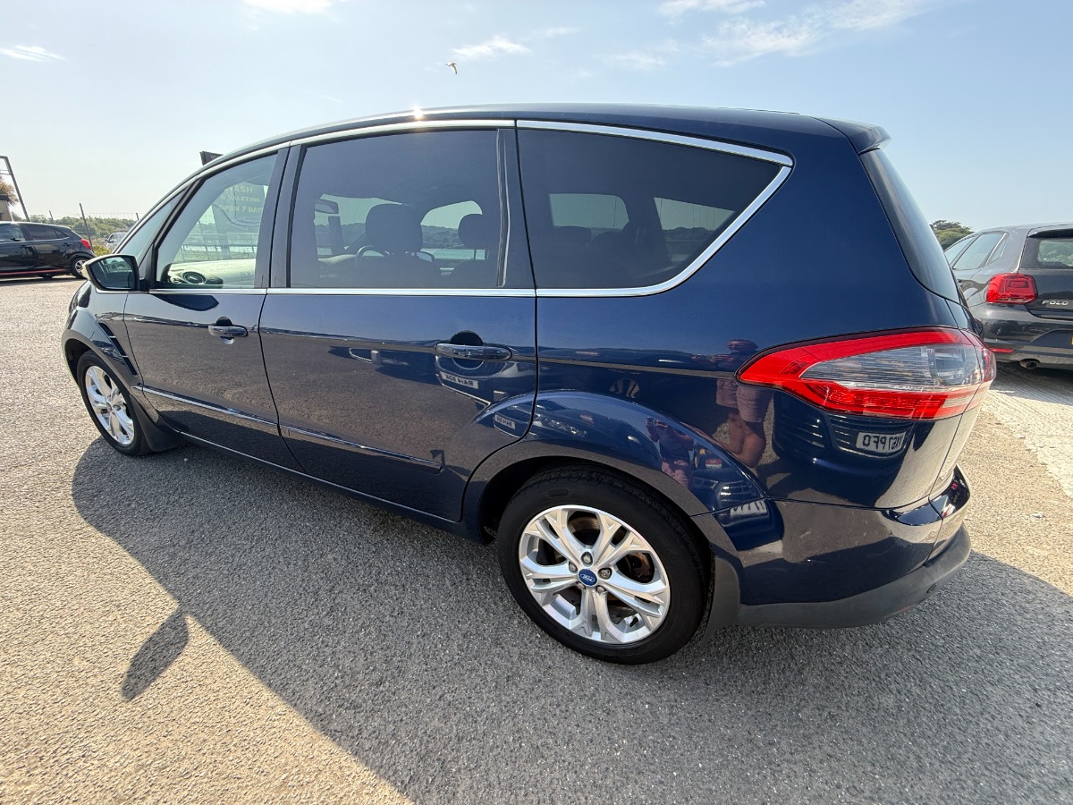 Ford S-Max MPV