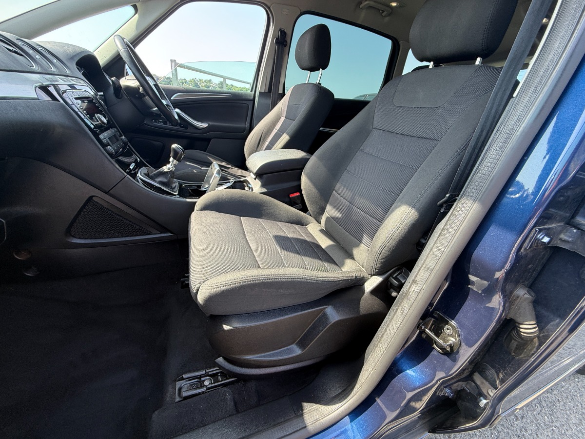 Ford S-Max MPV