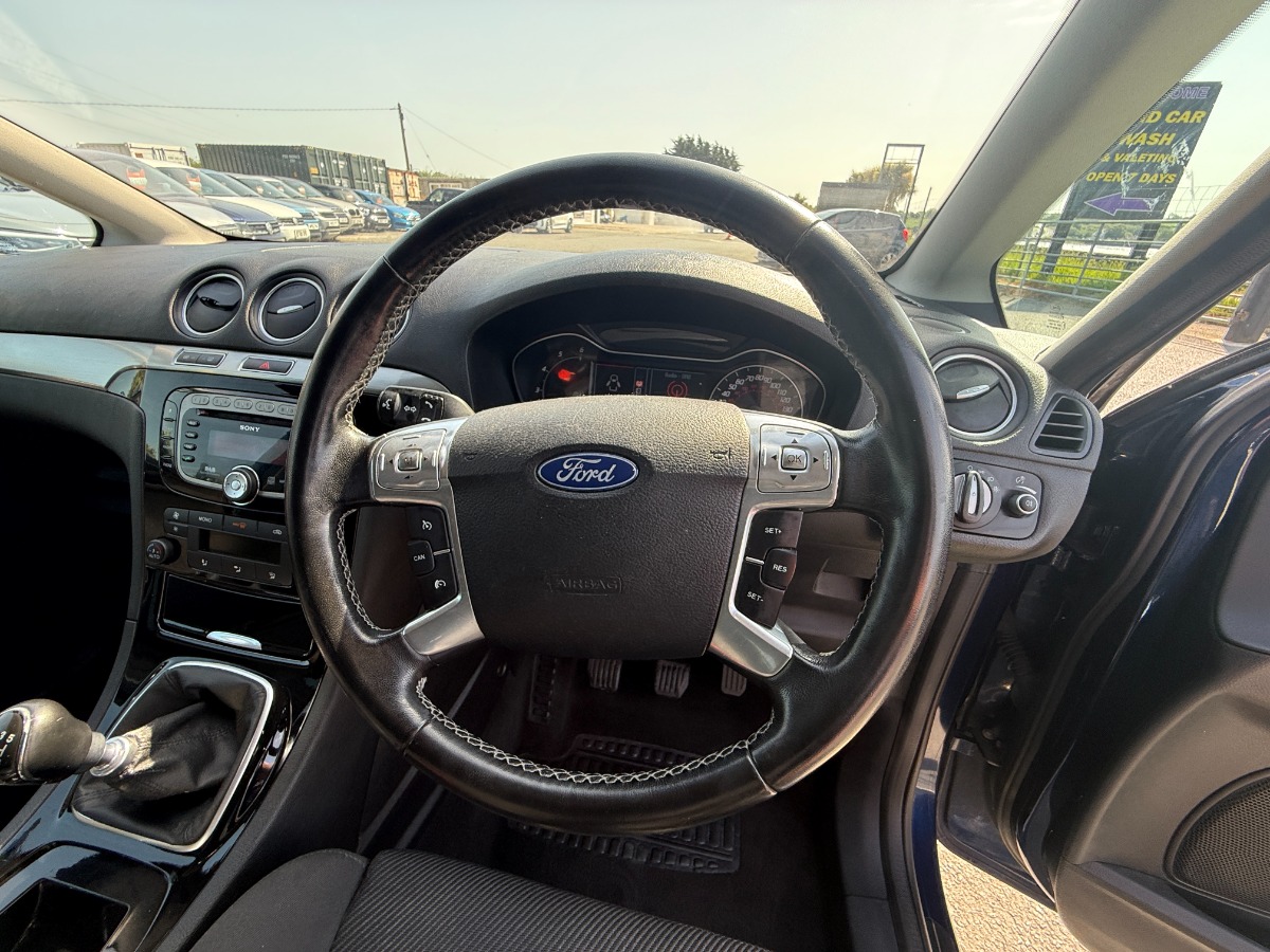 Ford S-Max MPV