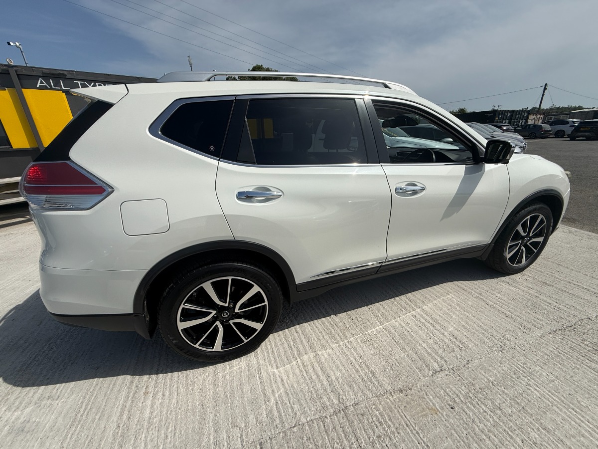 Nissan X-Trail SUV