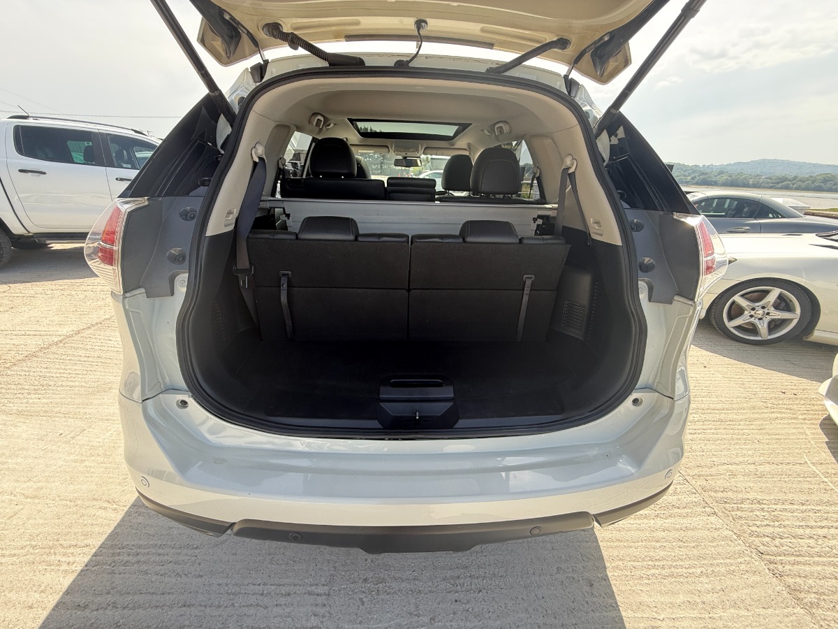 Nissan X-Trail SUV