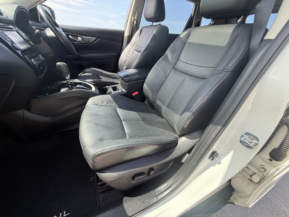 Nissan X-Trail SUV