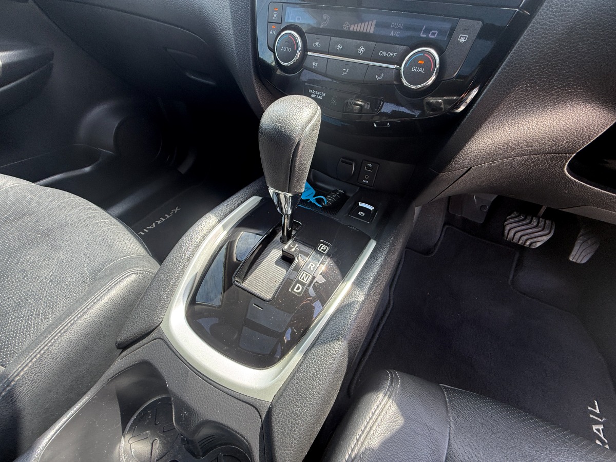 Nissan X-Trail SUV