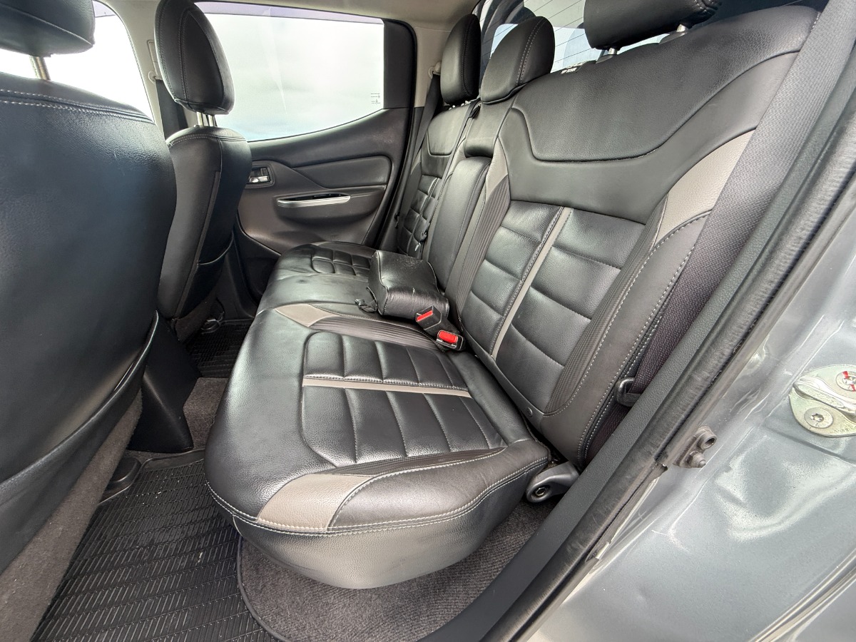 Mitsubishi L200 Pickup