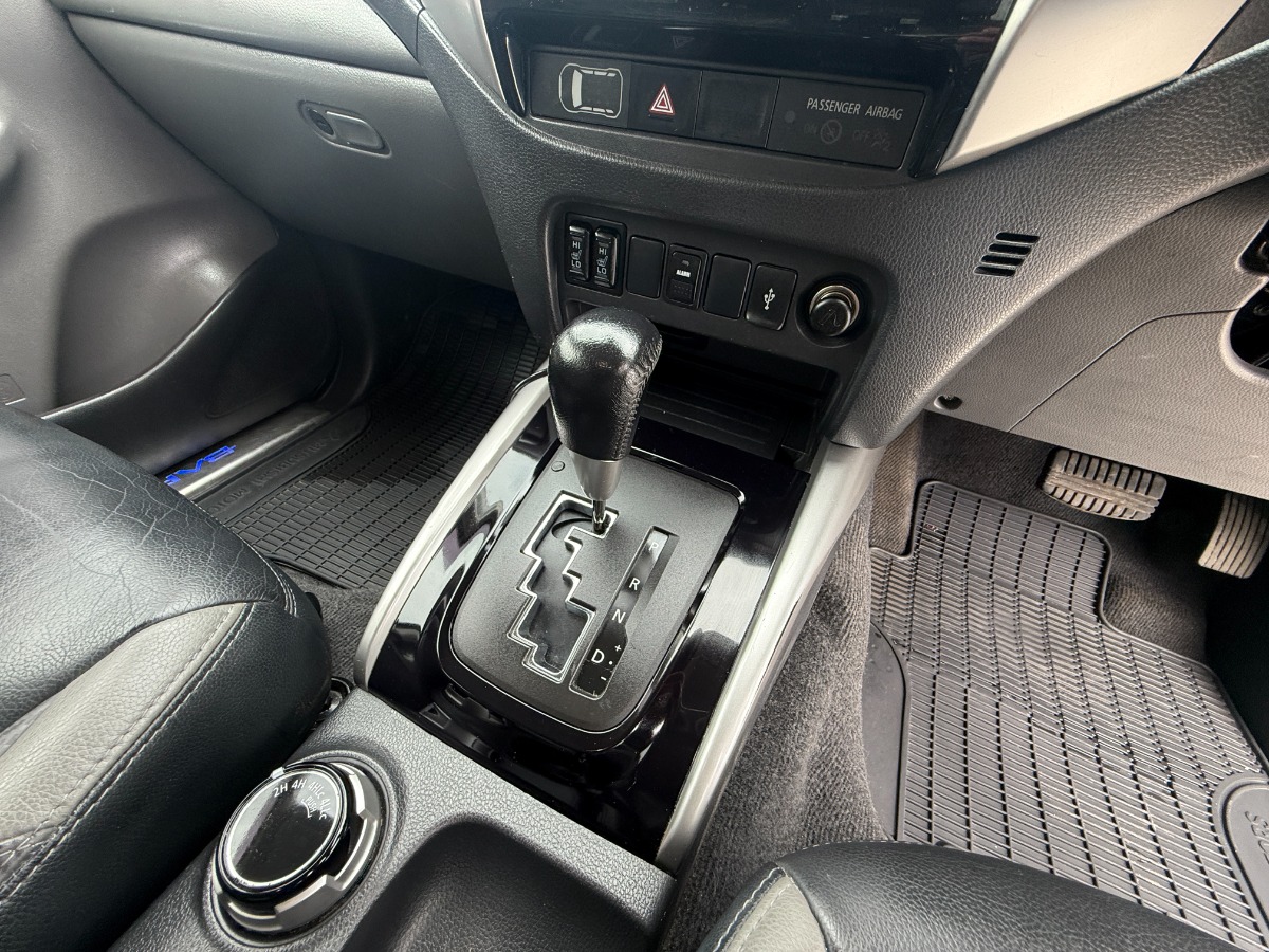 Mitsubishi L200 Pickup