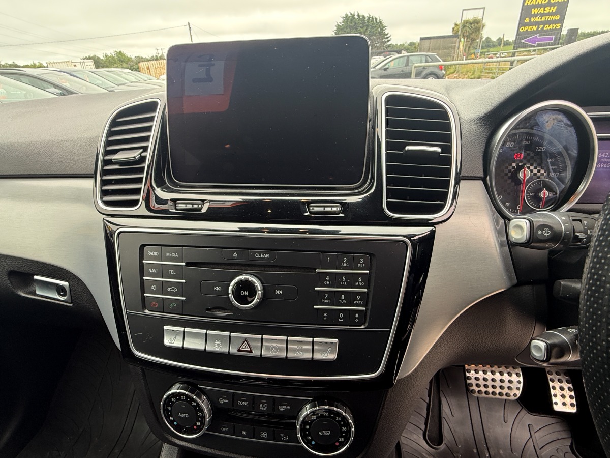 Mercedes Benz GLE SUV