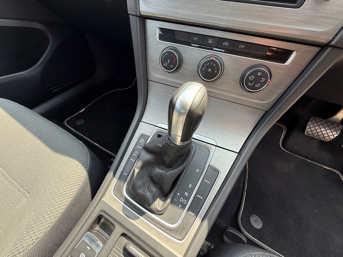 Volkswagen Golf Hatchback