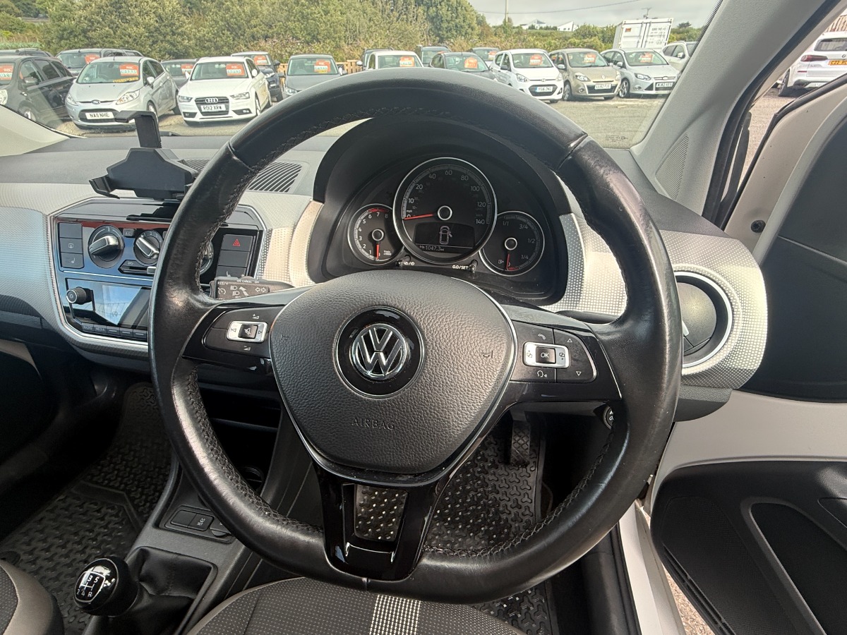 Volkswagen UP! Hatchback
