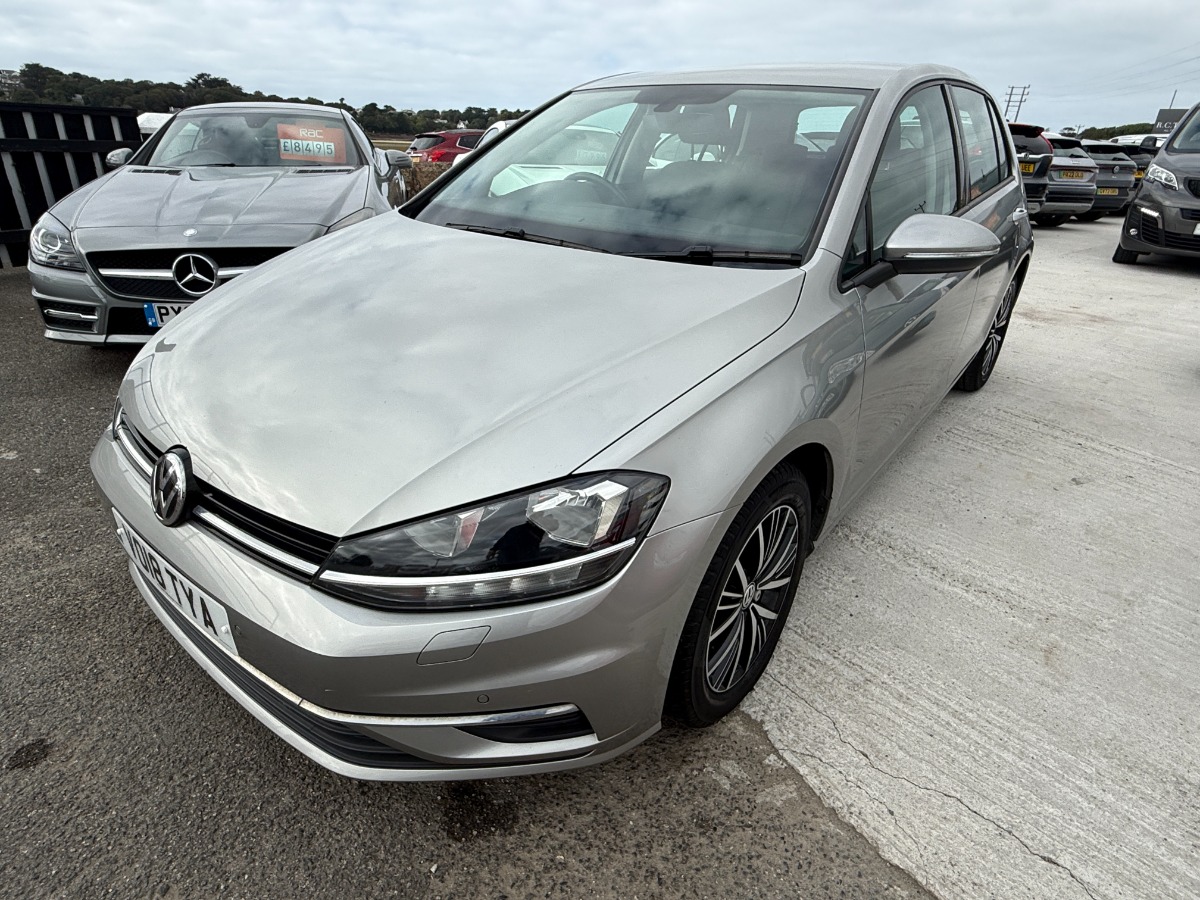 Volkswagen Golf Hatchback