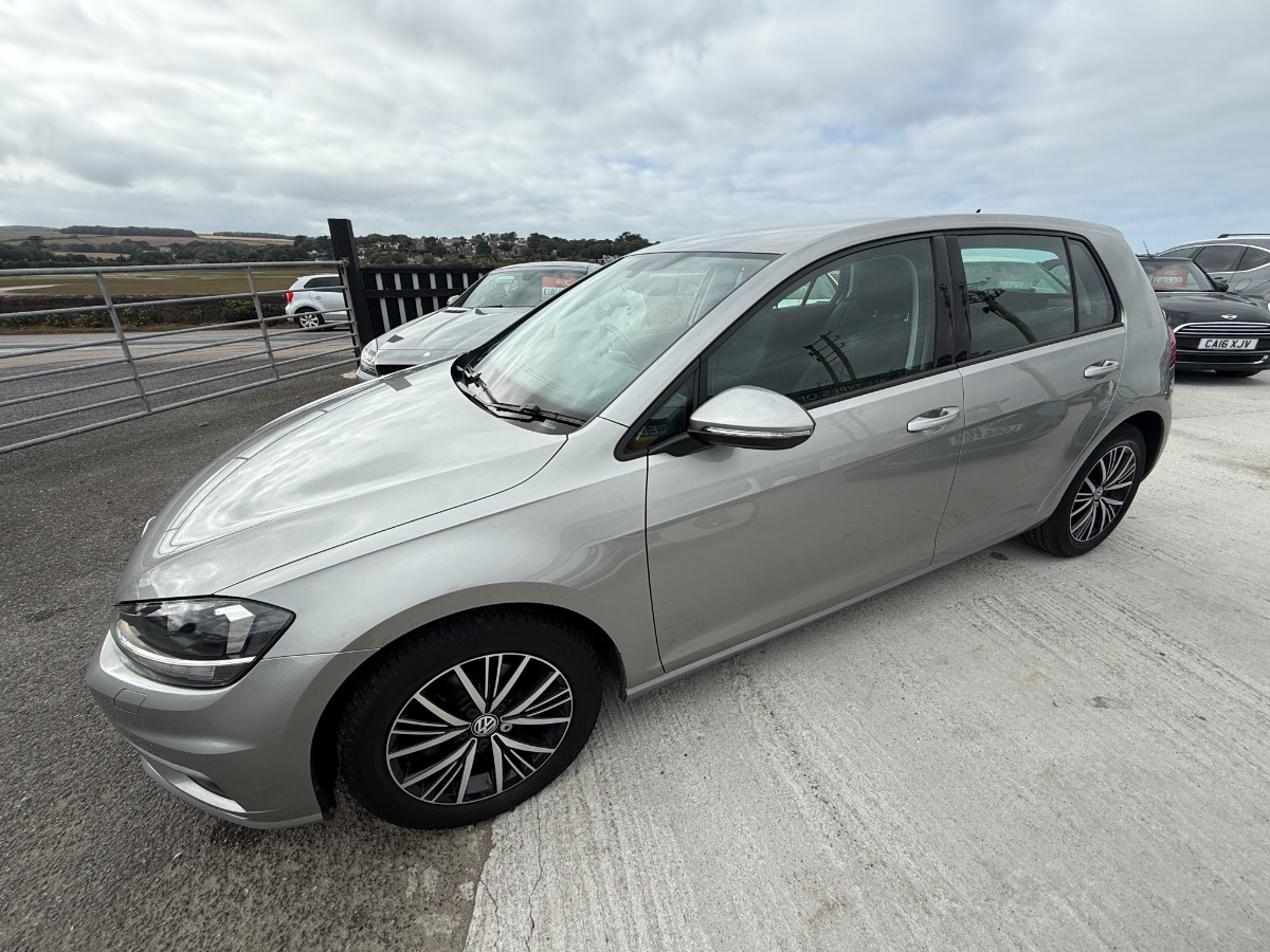 Volkswagen Golf Hatchback