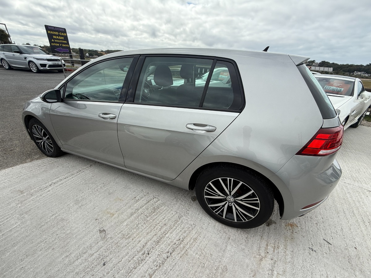 Volkswagen Golf Hatchback