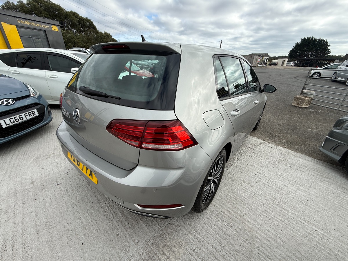 Volkswagen Golf Hatchback