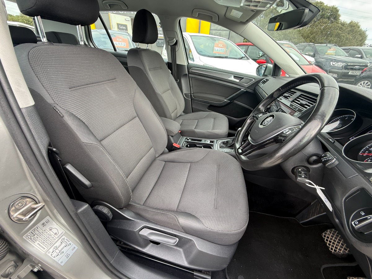 Volkswagen Golf Hatchback